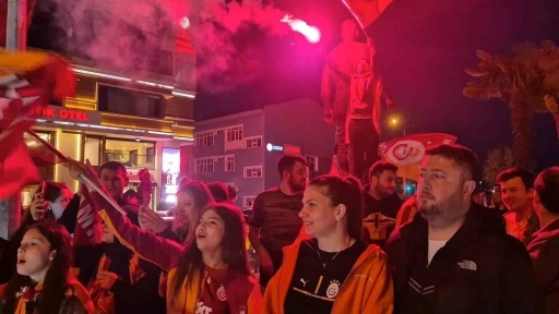 Tekirdağ’da Galatasaray taraftarları şampiyonluğu coşkuyla kutladı
