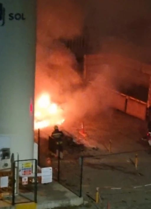 Tekirdağ&rsquo;da hastane bah&ccedil;esinde oksijen t&uuml;plerinin yanında yangın
