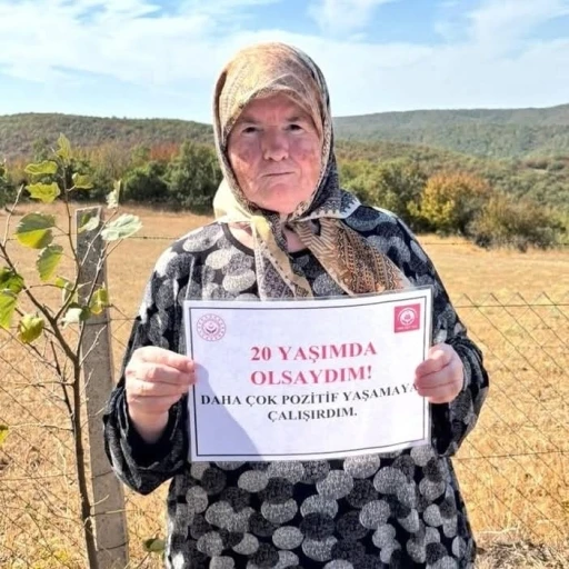 Tekirdağ’da huzurevi sakinlerinden gençlere pankartlı mesaj: &quot;20 yaşımda olsaydım&quot;
