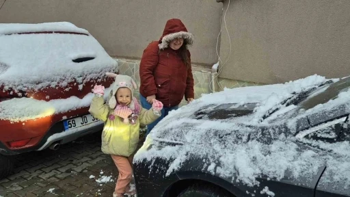 Tekirdağ&rsquo;da kar hasreti sona erdi: Beyaz manzaralar
