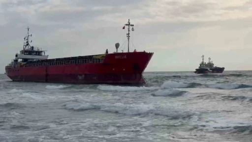 Tekirdağ&rsquo;da karaya oturan gemi kurtarıldı
