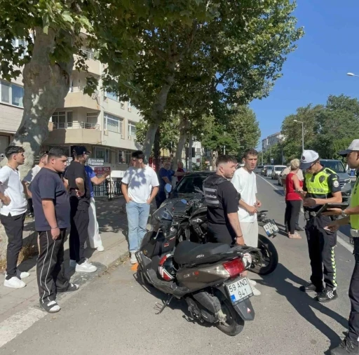 Tekirdağ&rsquo;da kontrols&uuml;z d&ouml;n&uuml;ş kazayla sonu&ccedil;landı: O anlar ara&ccedil; kamerasına yansıdı
