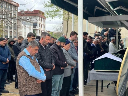 Tekirdağ’da miras kavgasında öldürülen 3 kişi son yolculuğuna uğurlandı
