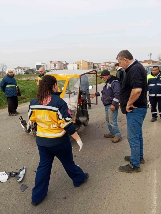 Tekirdağ&rsquo;da motosiklet kazasında s&uuml;r&uuml;c&uuml; yaralandı
