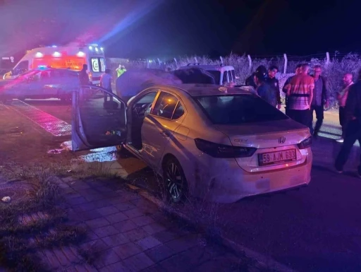 Tekirdağ&rsquo;da otomobil ile kamyonet &ccedil;arpıştı: 4 yaralı
