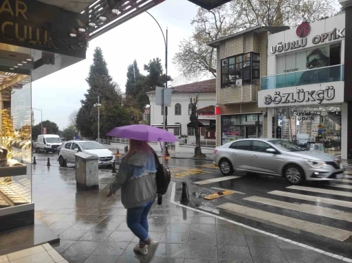 Tekirdağ’da sağanak yağış etkili oldu

