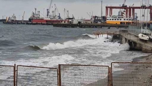 Tekirdağ&rsquo;da şiddetli poyraz
