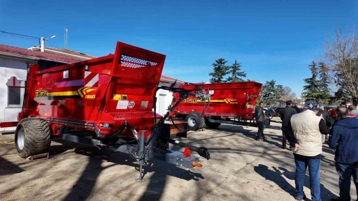Tekirdağ&rsquo;da &uuml;reticilere iklim dostu destek: 2 adet hayvan g&uuml;bresi dağıtma r&ouml;morku hizmete sunuldu

