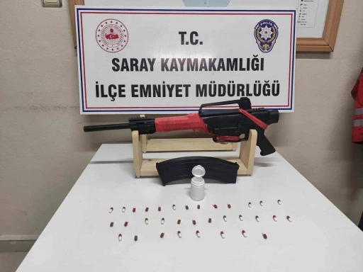 Tekirdağ&rsquo;da uyuşturucu ve silah operasyonu: 4 g&ouml;zaltı

