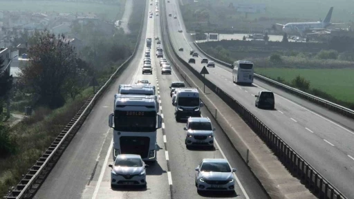 Tekirdağ-İstanbul yolunda yoğunluk oluştu
