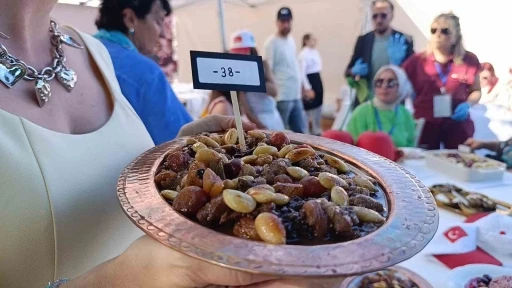 Tekirdağ Kiraz Festivali&rsquo;nde kirazlı lezzetler kıyasıya yarıştı
