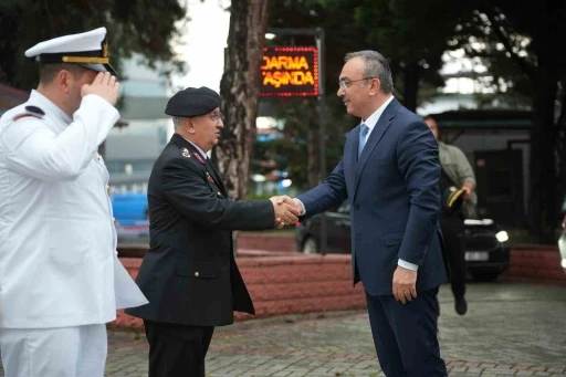 Tekirdağ Valisi Soyt&uuml;rk, jandarma personeliyle bayramlaştı

