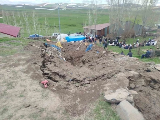 Tekman&rsquo;da ahır &ccedil;&ouml;kt&uuml;; 1 &ouml;l&uuml;
