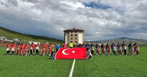 Tekman&rsquo;da Mustafa &Ccedil;ift&ccedil;i futbol turnuvası şampiyonu H&uuml;rriyetspor oldu
