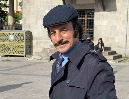 Televizyonda g&ouml;rd&uuml;, hayatı değişti: Erzurumlu Hikmet G&uuml;nd&uuml;z&rsquo;&uuml;n yarım asırlık Orhan Gencebay sevdası
