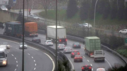 TEM&rsquo;de bayram yoğunluğu başladı: Trafik akıcı seyrediyor
