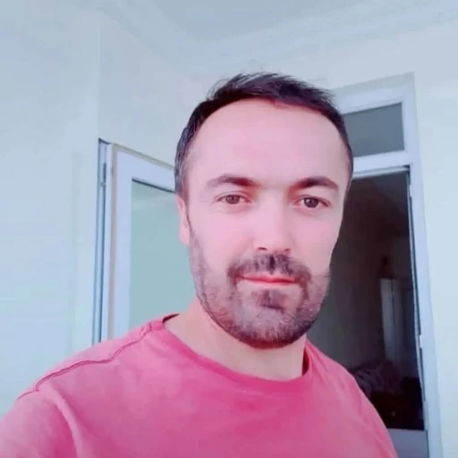 TEM&rsquo;de yolcu otob&uuml;s&uuml;n&uuml;n bariyerlere &ccedil;arptığı kazada ağır yaralanan kişi &ouml;ld&uuml;
