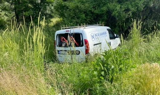 TEM&rsquo;in Bolu ge&ccedil;işinde minib&uuml;sle hafif ticari &ccedil;arpıştı: 5 yaralı
