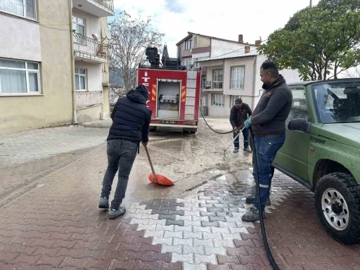 Temiz çevre için ekipler yoğun çalışmaya devam ediyor
