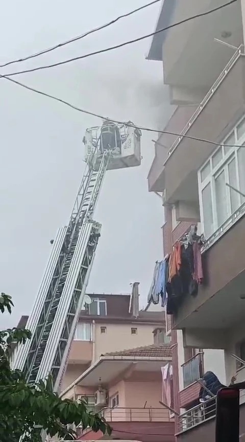 Terasta yangın paniği
