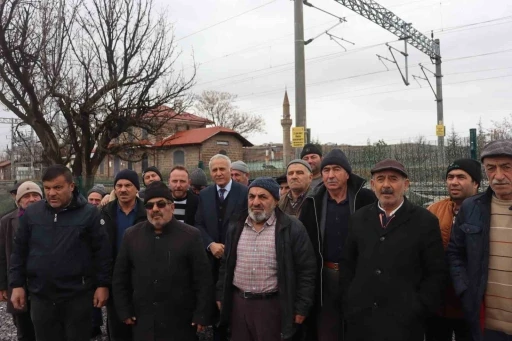 Teravih namazı i&ccedil;in 5 kilometre y&uuml;r&uuml;mek istemiyorlar
