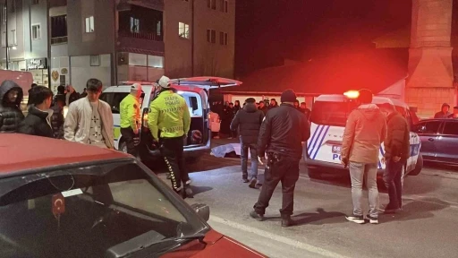 Teravih namazına giderken otomobilin &ccedil;arptığı kadın hayatını kaybetti, gelini yaralandı

