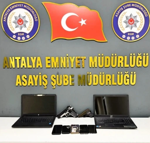 Terfi etme vaadiyle 3,4 milyonluk dolandırıcılıkta 2 tutuklama
