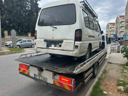 Ters y&ouml;nde ilerledi, hem kendi canını hem diğer s&uuml;r&uuml;c&uuml;lerin canını hi&ccedil;e saydı: 95 bin TL ceza uygulandı
