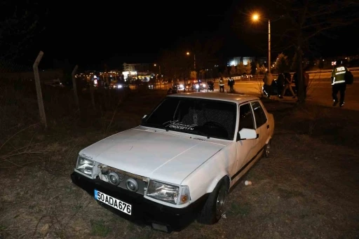 Ters yönden giden motosiklet otomobile çarptı: 1 yaralı
