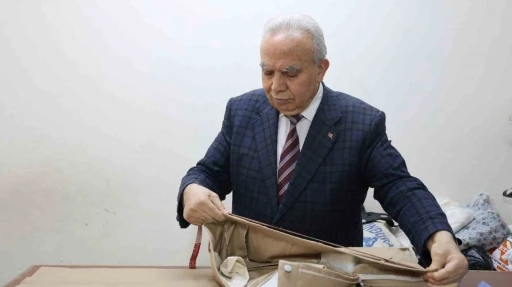 Terziliğe başladığı d&uuml;kkanda emekli oldu
