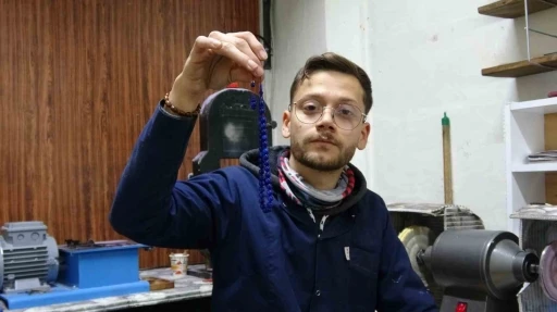 Tespih meraklısı gen&ccedil; hobisini ustalığa d&ouml;n&uuml;şt&uuml;rd&uuml;
