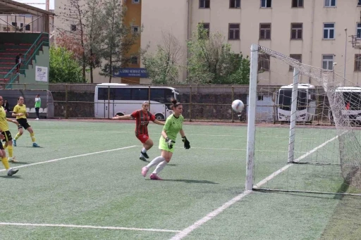 TFF Kadınlar 3. Ligi: Cizre Spor Lisesiç 4 - Hakkari Hayalkent Spor:
