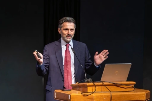 THY Y&ouml;netim Kurulu Başkanı Prof. Dr. Şeker: "2050 karbon n&ouml;tr hedefimiz doğrultusunda k&uuml;resel havacılığa y&ouml;n veriyoruz"
