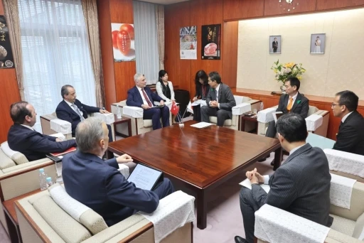 Ticaret Bakanı Bolat, Japonya Tarım Bakanı Taku ile bir araya geldi
