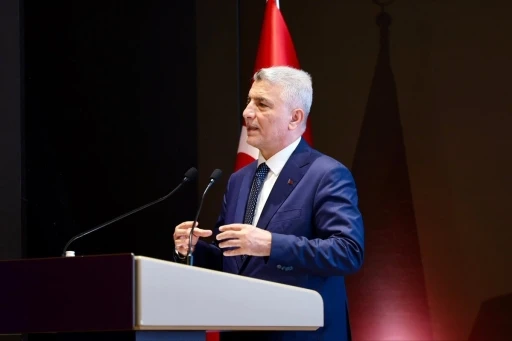 Ticaret Bakanı &Ouml;mer Bolat: "T&uuml;rk otomotiv sekt&ouml;r&uuml; son 20 yılda 19 kez ihracat şampiyonu olmuştur"

