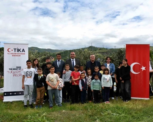 TİKA’dan Arnavutluk’taki yetim ailelere zeytin fidanı ve gübre desteği

