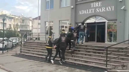 Tire’de iş yerlerini kurşunlayan şüpheliler yakalandı