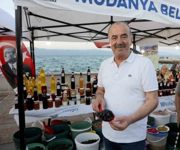 Tirilye zeytin şenliği ile coştu
