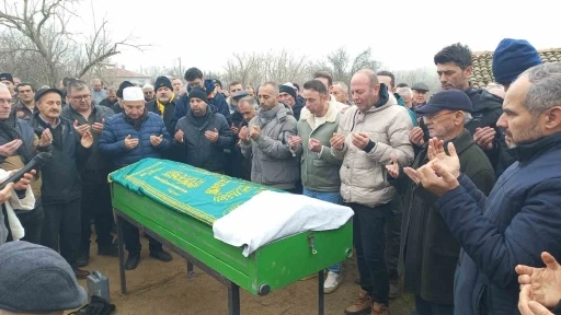 Tırın bi&ccedil;erek hayattan kopardığı s&uuml;r&uuml;c&uuml; son yolculuğuna uğurlandı
