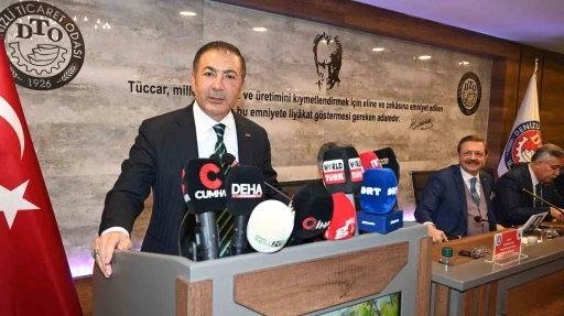 TOBB Başkanı Hisarcıklıoğlu&rsquo;ndan DTO Başkanı Erdoğan&rsquo;a &ouml;vg&uuml; &uuml;st&uuml;ne &ouml;vg&uuml;
