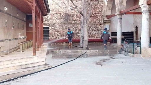 Tokat Belediyesi&rsquo;nden bayram &ouml;ncesi camilerde kapsamlı temizlik
