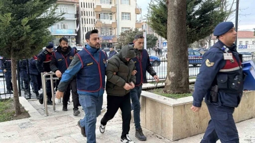 Tokat&rsquo;ta 100 milyonluk yasa dışı bahis ve dolandırıcılık operasyonu: 16 g&ouml;zaltı
