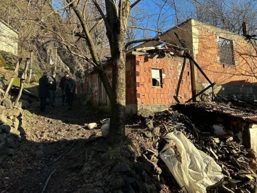 Tokat&rsquo;ta evde &ccedil;ıkan yangında 50 &ccedil;uval fındık k&uuml;l oldu
