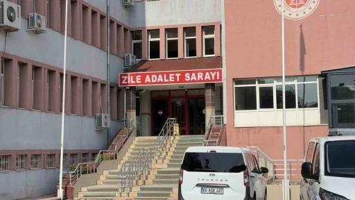 Tokat&rsquo;ta gen&ccedil; kadın evinde &ouml;l&uuml; bulundu: Anne ve iki kız kardeşi tutuklandı
