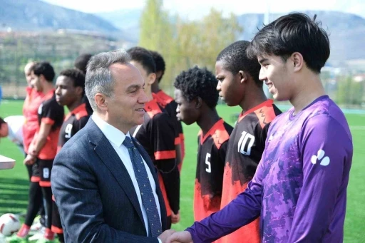 Tokat&rsquo;ta gen&ccedil;ler futbol turnuvasında buluştu
