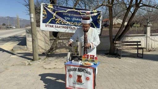Tokat&rsquo;ta iftara yetişme telaşı kazaya d&ouml;n&uuml;şmesin diye &rsquo;ikram noktası&rsquo; kuruldu
