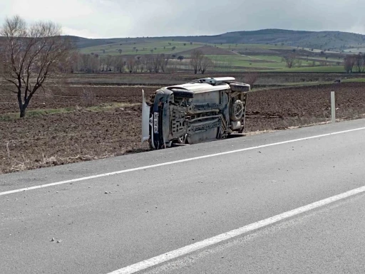Tokat&rsquo;ta kaza yapan otomobil devrildi: 3 yaralı
