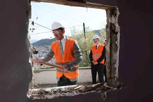 Tokat&rsquo;ta kentsel d&ouml;n&uuml;ş&uuml;mde yıkımlar başladı

