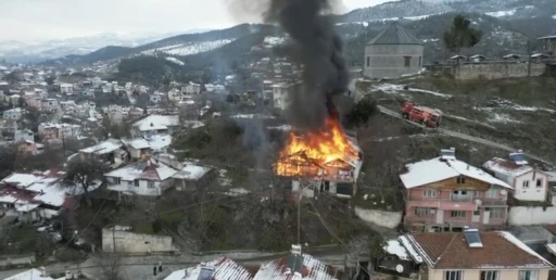 Tokat&rsquo;ta sobadan &ccedil;ıkan kıvılcım evi k&uuml;l etti
