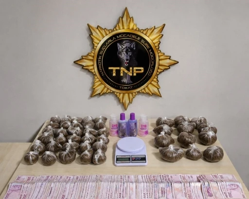 Tokat&rsquo;ta zehir tacirlerine darbe: 2,9 kilo uyuşturucu ele ge&ccedil;irildi
